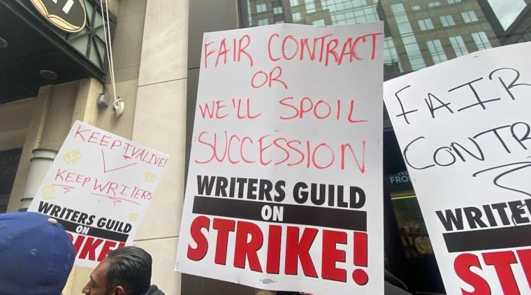 Guionistas de Hollywood entran en huelga | Radiónica