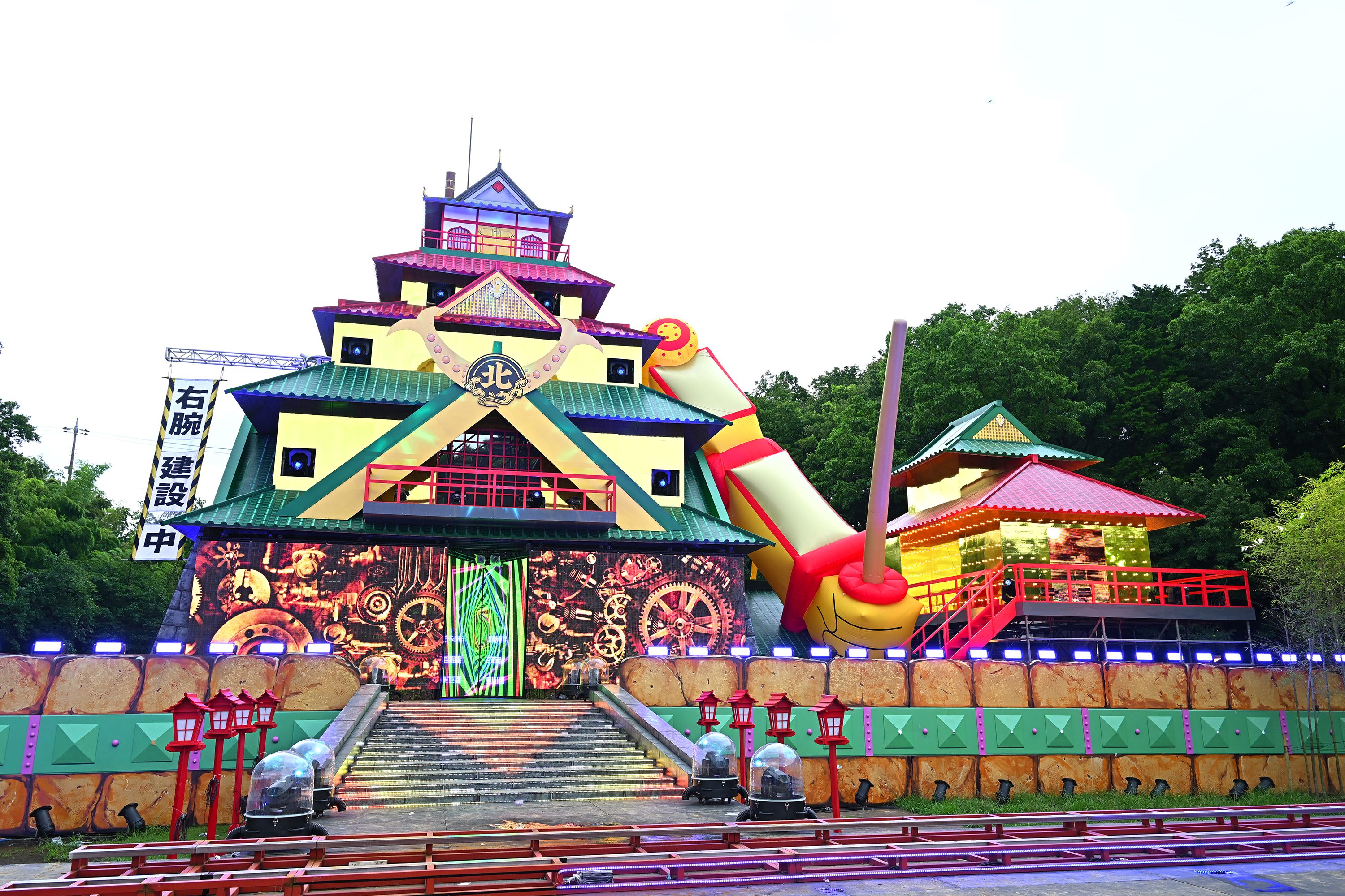 El castillo de Takeshi: el nuevo "humor amarillo" de Amazon